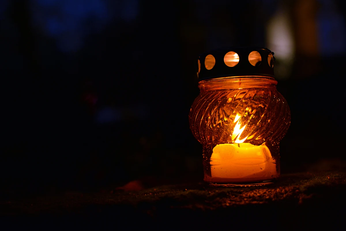 Znany w regionie piłkarz i trener, 46-letni Dariusz Szczepaniak zmarł nagle podczas turnieju piłkarskiego w ramach 31. finału WOŚP. Za tą tragedią stoi jeszcze jeden dramat. W domu czekał na niego ciężko chory syn Miłosz – poinformowała na swojej stronie Fundacja Siepomaga, która zainicjowała zbiórkę środków na rehabilitację chłopca.