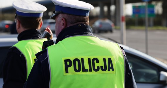 Poleciały głowy w Komendzie Powiatowej Policji Warszawa-Zachód. Jak dowiedział się reporter RMF FM, w związku z aferą z używaniem przez tamtejszą drogówkę radarów bez homologacji, stanowiska stracili wysocy rangą oficerowie.