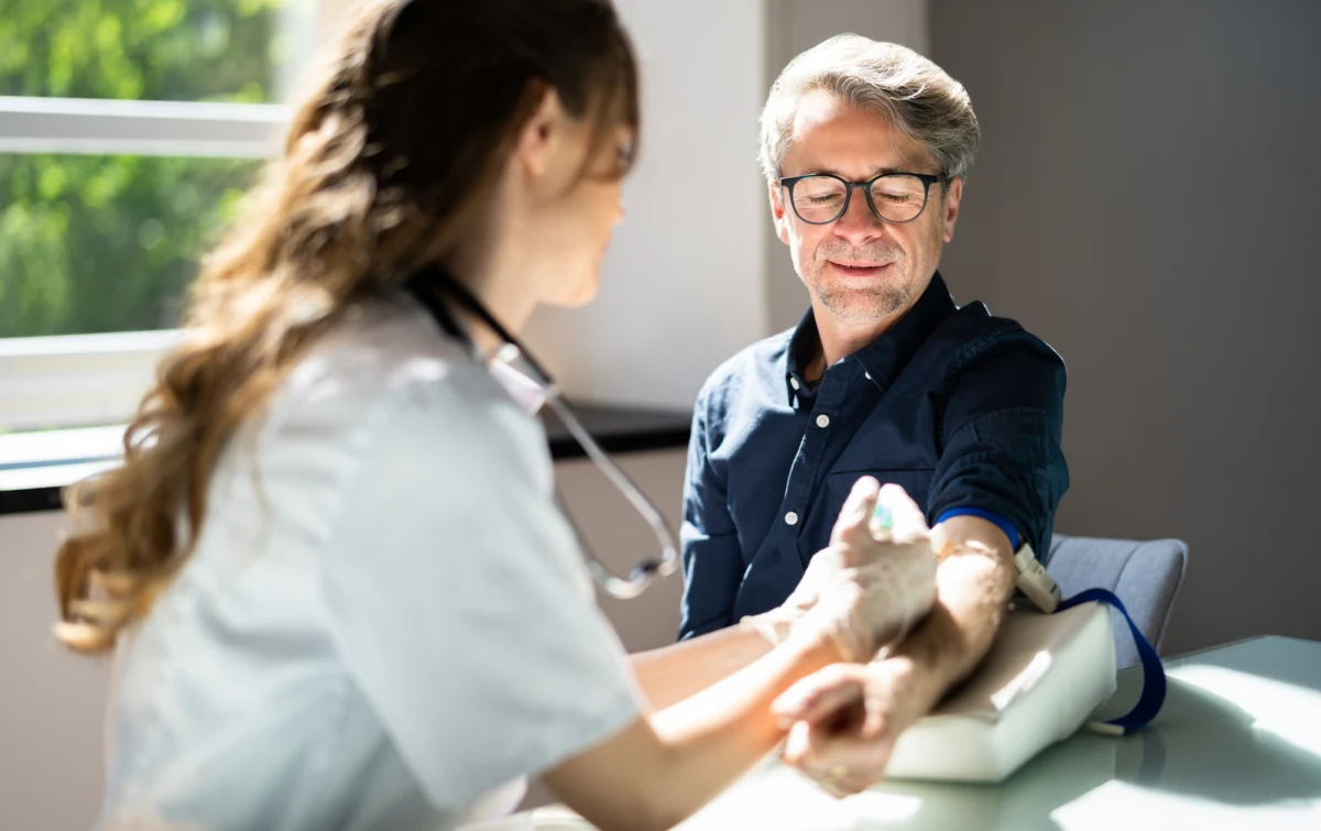 Wejściówki do SPA, rowery i nawet wyciskarki do owoców - takie nagrody można wygrać w rozpoczynającej się dzisiaj loterii, którą organizuje Ministerstwo Zdrowia. Udział mogą wziąć osoby, które mają co najmniej 40 lat i skorzystają z pakietu badań Profilaktyka 40+. Wartość puli nagród to 3,5 miliona złotych.