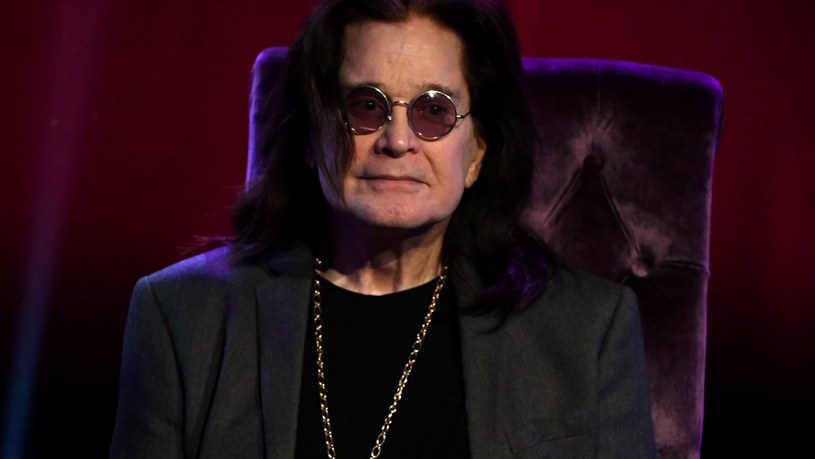 Jeszcze niedawno Ozzy Osbourne zapewniał, że mimo problemów ze zdrowiem uda mu się wrócić na scenę. Wokalista Black Sabbath odwołał właśnie trasę koncertową i napisał długie oświadczenie dla swoich fanów. "Chcę podziękować fanom za ich niekończące się oddanie, lojalność i wsparcie oraz za to, że dali mi życie, o którym nigdy nie mogłem marzyć" - napisał.