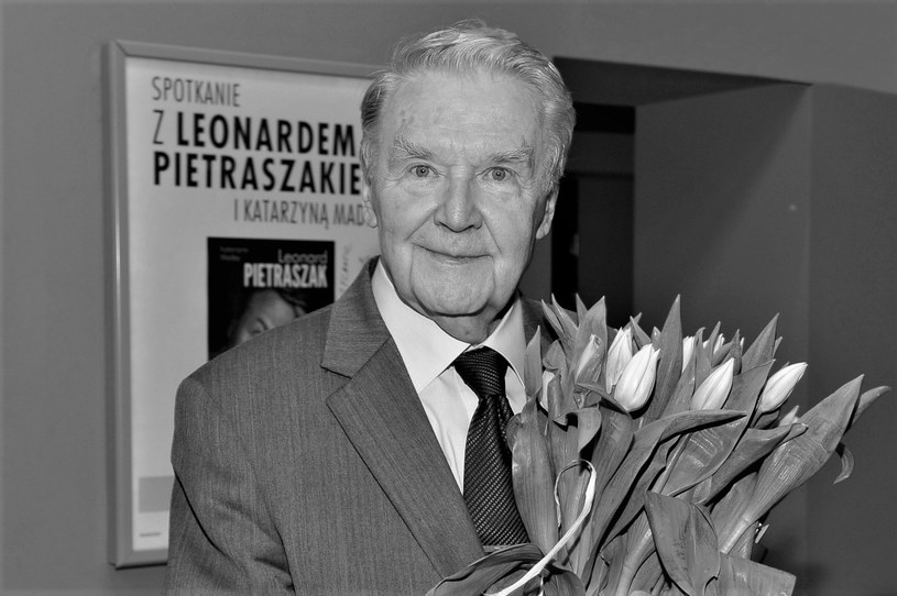 Nie żyje Leonard Pietraszak - poinformował prezes ZASP Krzysztof Szuster. Wybitny polski aktor teatralny, filmowy i telewizyjny zmarł w wieku 86 lat.