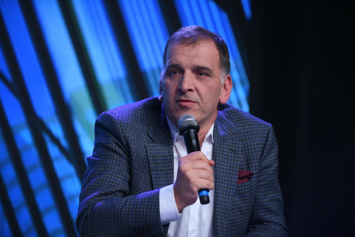 Prezes Pracodawców RP Rafał Baniak zatrzymany przez CBA. Agenci działali na polecenie śląskiego wydziału Prokuratury Krajowej. Wraz z byłym wiceministrem skarbu w rządach PO-PSL zatrzymano jeszcze trzy osoby. 