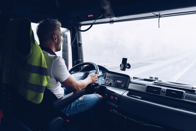 Nawet 150 tysięcy kierowców ciężarówek brakuje w Polsce