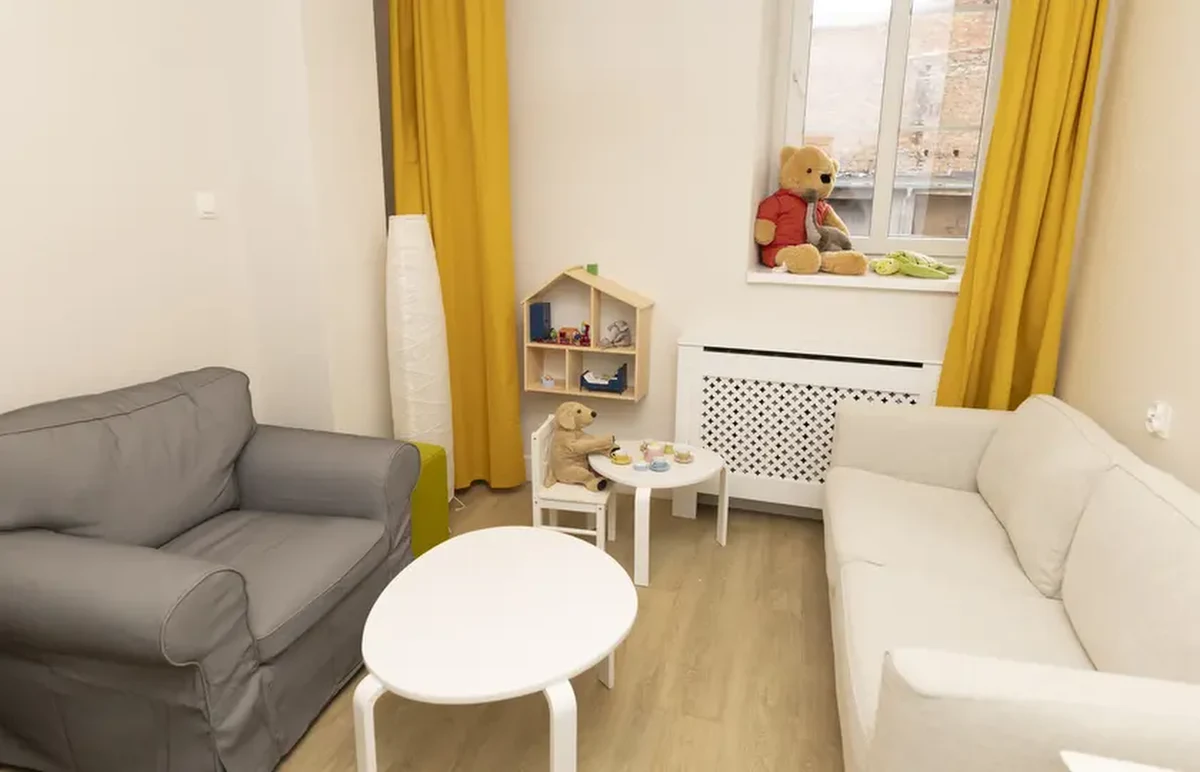 We Wrocławiu otwarto Centrum Pomocy Dzieciom, w którym osoby doświadczające przemocy otrzymają kompleksowe wsparcie. Centrum prowadzi Fundacja Non Licet . To drugie takie miejsce na Dolnym Śląsku.
