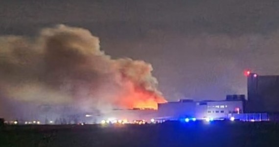 ​Pożar kompleksu budynków piekarni w miejscowości Małopole w powiecie wołomińskim na Mazowszu. Z zakładu ewakuowano około 200 pracowników. Ogień udało się ugasić przed godz. 6 rano w czwartek.