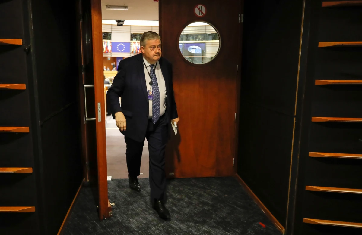 Dwaj eurodeputowani Belg Marc Tarabella i Włoch Andrea Cozzolino z frakcji socjaldemokarów staną przed wymiarem sprawiedliwości w sprawie o zarzuty korupcyjne. Parlament Europejski przegłosował uchylenie im immunitetów.