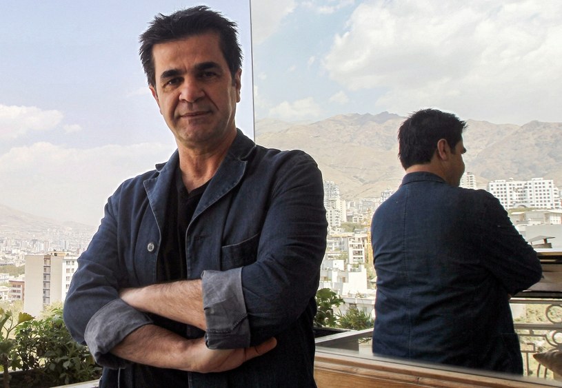 Twórca takich filmów jak "Taxi-Teheran" czy "Biały balonik" Jafar Panahi rozpoczął strajk głodowy w proteście przeciwko dalszemu przetrzymywaniu go w teherańskim zakładzie karnym Evin. Panahi nie został uwolniony, choć irański Sąd Najwyższy uchylił wyroku, który doprowadził do uwięzienia reżysera.