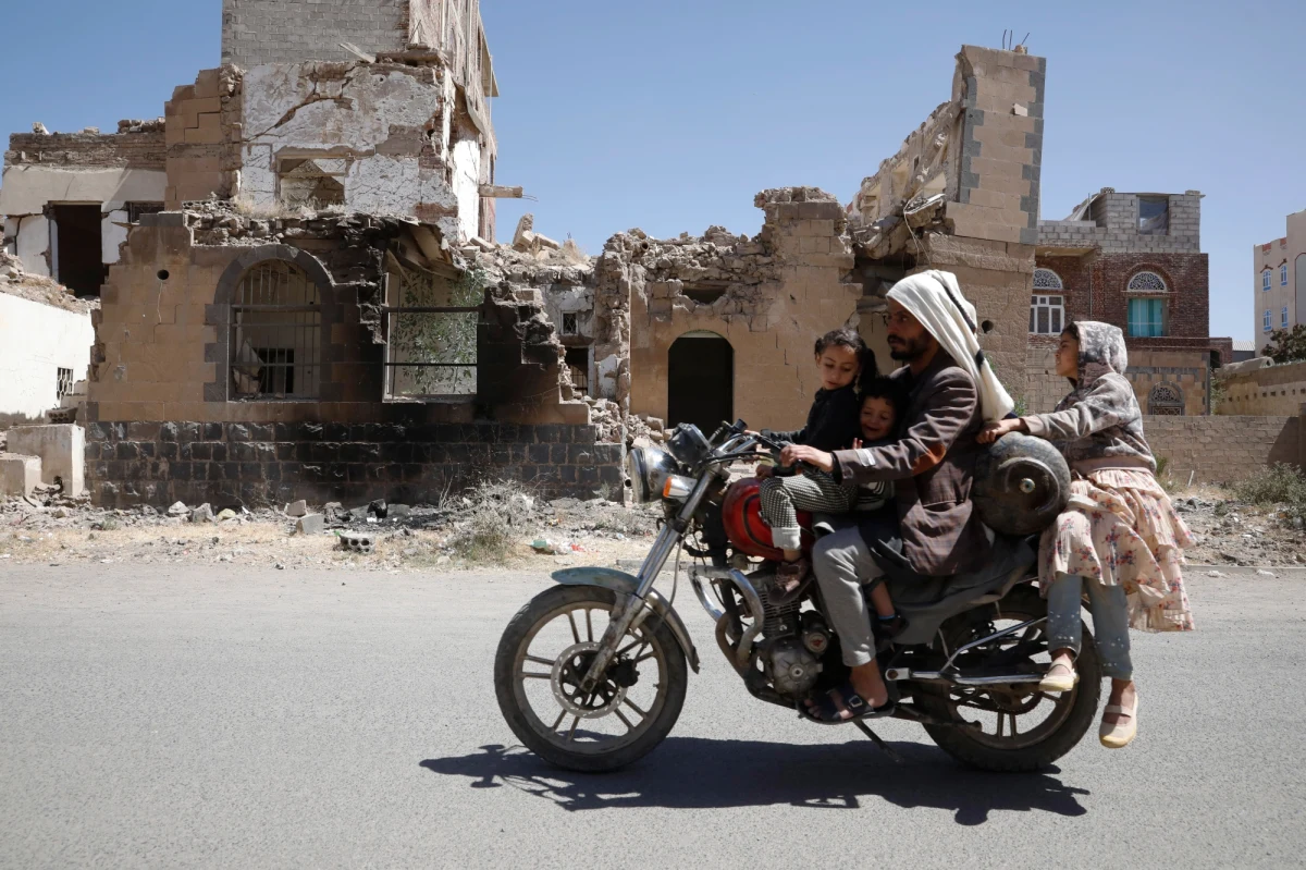 Francuskie siły specjalne przechwyciły duży ładunek broni i amunicji dostarczanych przez Iran antyrządowym rebeliantom w Jemenie. Operację przeprowadzono w ramach działań na rzecz powstrzymania destabilizujących działań Teheranu na Bliskim Wschodzie - podał dziennik "Wall Street Journal". 