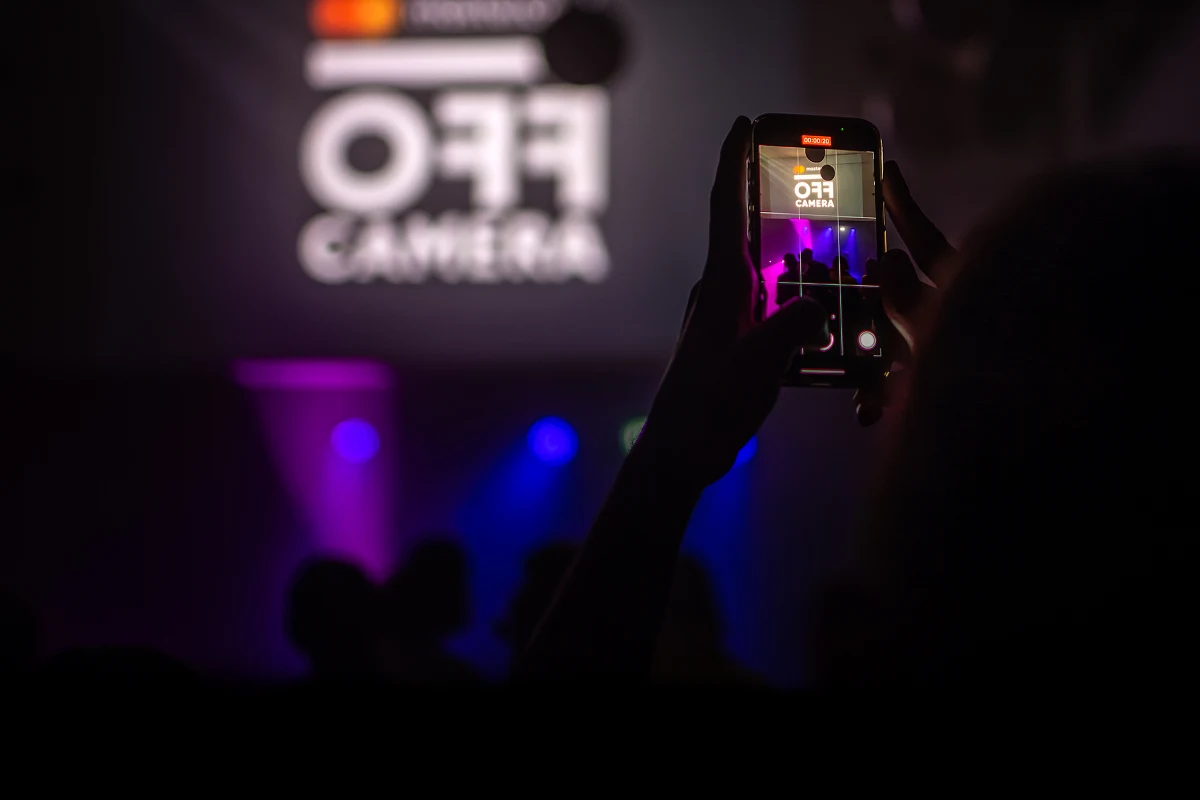 28 kwietnia 2023 roku rozpocznie się 16. edycja Międzynarodowego Festiwalu Kina Niezależnego Mastercard OFF CAMERA. Tysiące widzów w kinach, gwiazdy filmowe z całego świata i profesjonaliści branży filmowej na przełomie kwietnia i maja ponownie przyjadą do Krakowa. Obrazy zostaną pokazane w ośmiu sekcjach festiwalowych.