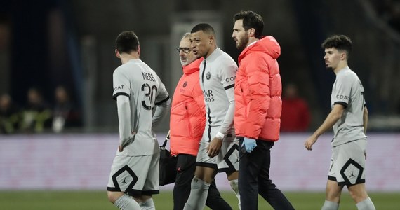 Piłkarz Paris Saint Germain Kylian Mbappe kontuzjowany w środowym meczu 21. kolejki francuskiej ekstraklasy będzie pauzował przez co najmniej trzy tygodnie. Król strzelców mundialu w Katarze doznał kontuzji lewego uda w pierwszej połowie wygranego 3:1 meczu wyjazdowego z Montpellier.