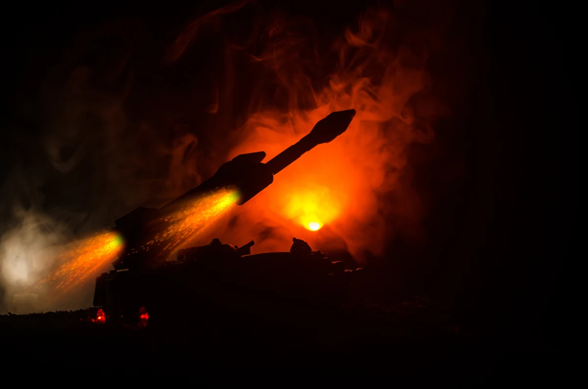 W tym tygodniu może zostać ogłoszona decyzja o przekazaniu Ukrainie broni dalszego zasięgu, czyli amunicji GLSDB. Analitycy wojskowi wskazują, że może to znacząco wpłynąć na przebieg trwającej wojny, bowiem w zasięgu pocisków znajdą się wszystkie linie zaopatrzeniowe armii Putina na okupowanym przez Rosjan wschodzie Ukrainy, w tym również część Krymu.