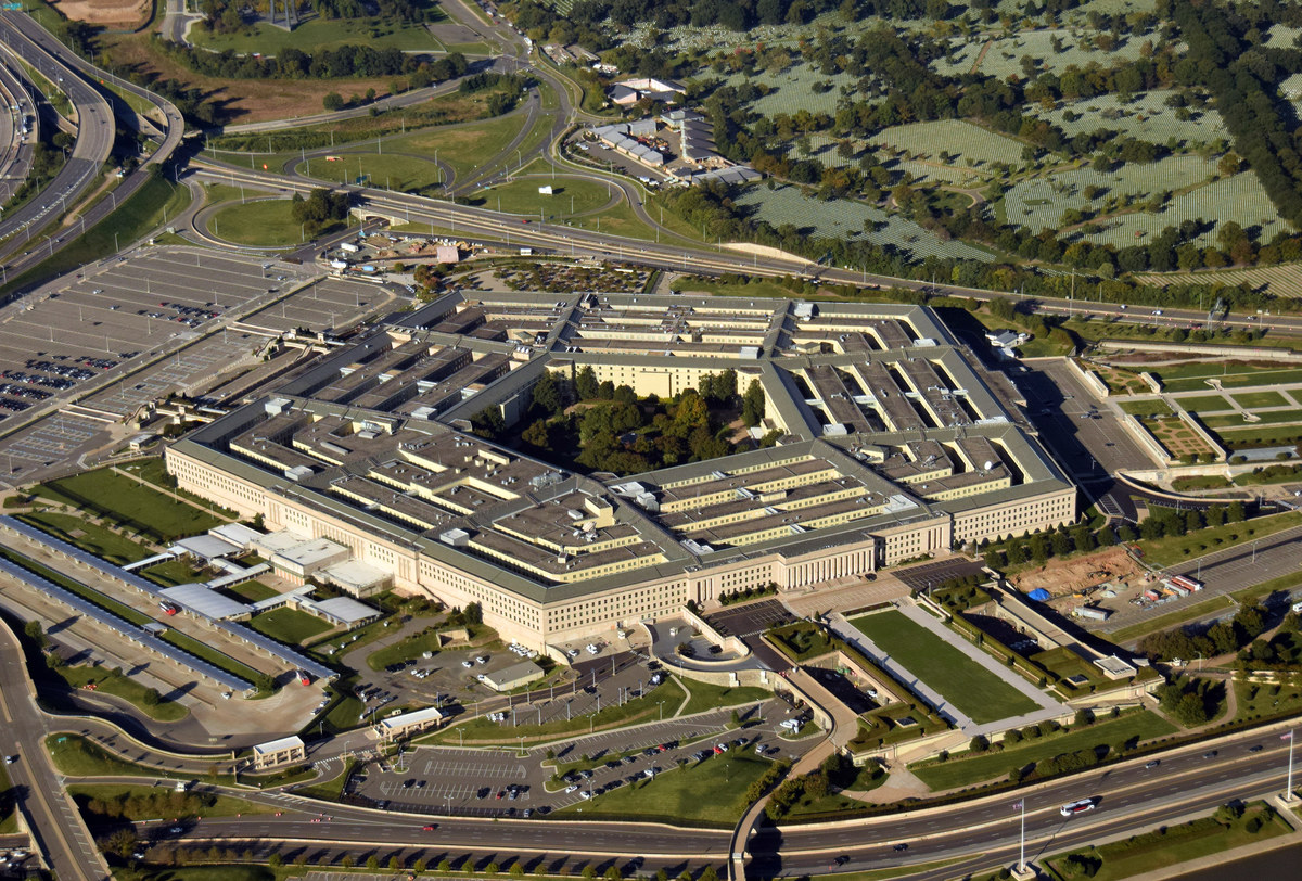 ​Pentagon śledzi od kilku dni chiński balon szpiegowski, który porusza się w przestrzeni powietrznej Stanów Zjednoczonych - poinformowali amerykańscy urzędnicy obrony.