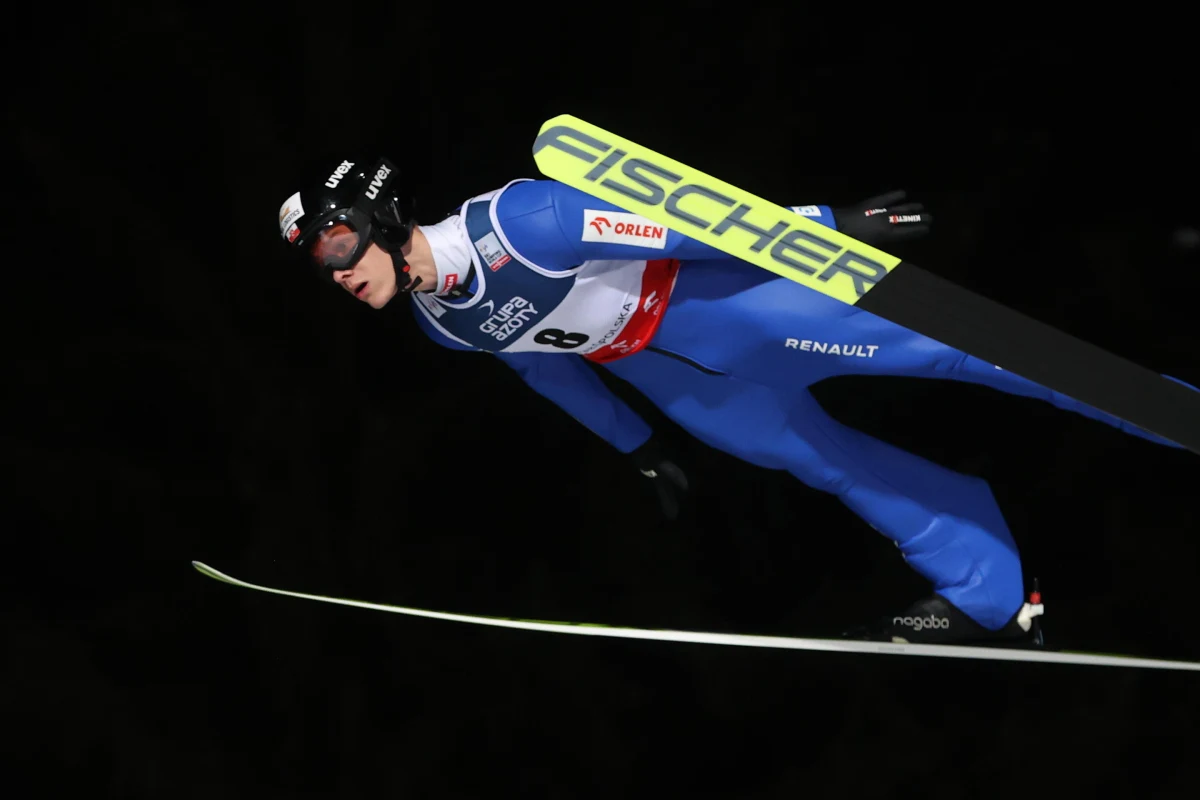 Świetny turniej rozgrywają polscy skoczkowie na mistrzostwach świata juniorów w kanadyjskim Whistler. Jan Habdas wywalczył brązowy medal na normalnej skoczni, a Kacper Tomasiak uplasował się tuż za podium.