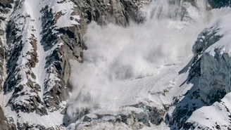 Tatry. Śnieżyce i huraganowy wiatr. Czwarty stopień zagrożenia lawinowego