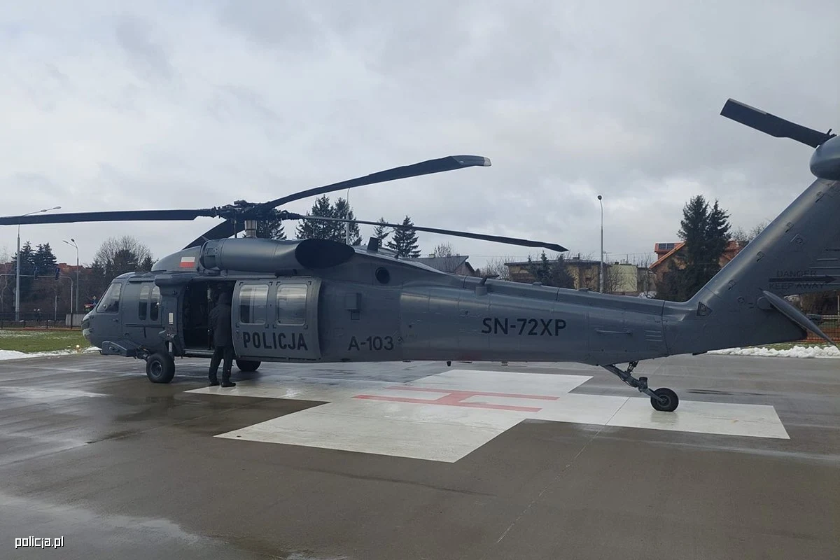 Płuco dla 60-letniego pacjenta oraz nerkę i trzustkę dla 30-letniej kobiety przetransportował policyjny Black Hawk z Lublina do Warszawy. Trzy organy do przeszczepu w jednym transporcie medycznym to rzadkość. Pacjenci są już po operacjach i wracają do zdrowia.