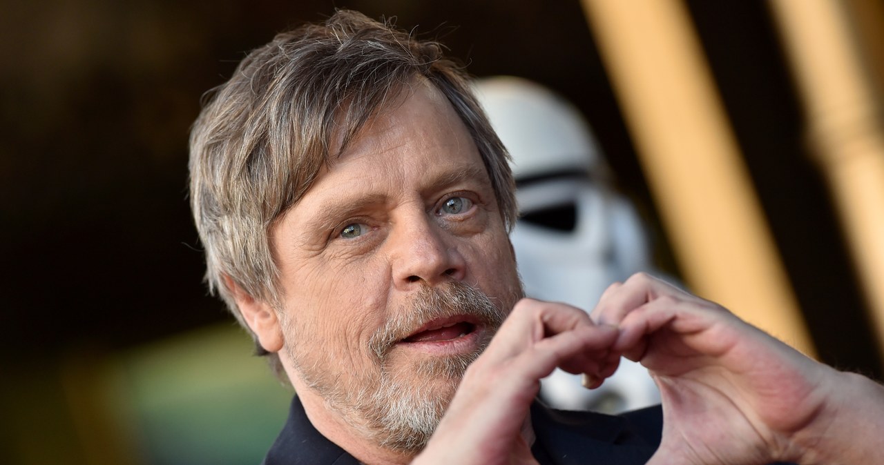 Luke Skywalker, a raczej Mark Hamill, czyli aktor, który grał postać Skywalkera w "Gwiezdnych Wojnach", wystawi na aukcję podpisane plakaty filmów kultowej sagi. Dochód ze sprzedaży zostanie przeznaczony na zakup dronów dla Ukrainy - poinformował portal Politico.