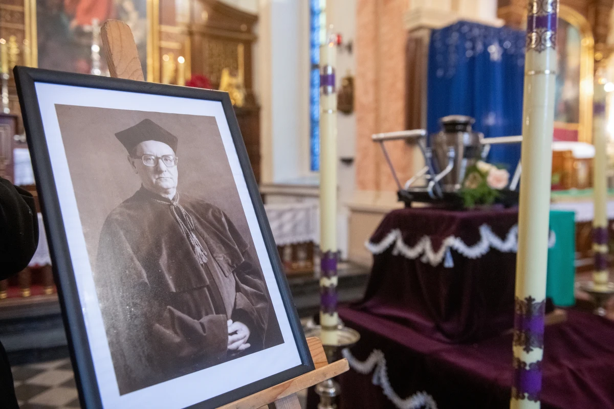 Prof. Aleksander Krawczuk spoczął w rodzinnym grobowcu na Cmentarzu Rakowickim w Krakowie. Wybitny znawca starożytności zmarł w ubiegły piątek w wieku 100 lat.