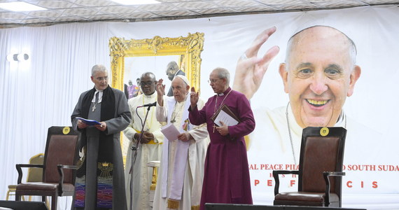 Papież Franciszek, składający wizytę w Sudanie Południowym, uczestniczył w sobotę w Dżubie w modlitwie ekumenicznej o miłosierdzie dla tego kraju, jednego z najbiedniejszych na świecie i wstrząsanego konfliktami oraz przemocą.