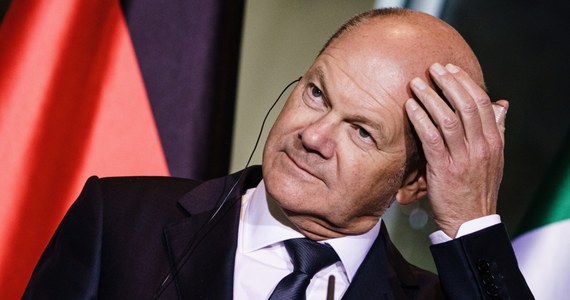 Kanclerz Niemiec Olaf Scholz w wywiadzie dla weekendowego wydania dziennika "Bild" powiedział, że jest porozumienie z prezydentem Ukrainy Wołodymyrem Zełenskim, że broń dostarczana przez Zachód nie zostanie użyta do ataków na cele znajdujące się na terytorium Rosji. 