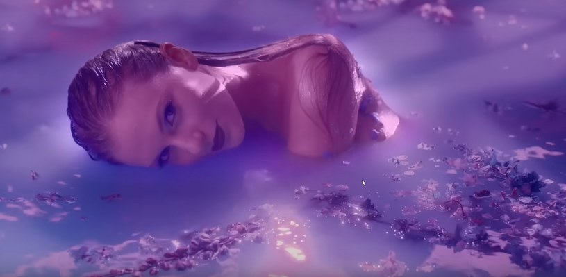 Już ponad 15 milionów wyświetleń ma nowy klip Taylor Swift do utworu "Lavender Haze". To trzeci numer promujący jej znakomicie przyjęty album "Midnights". 