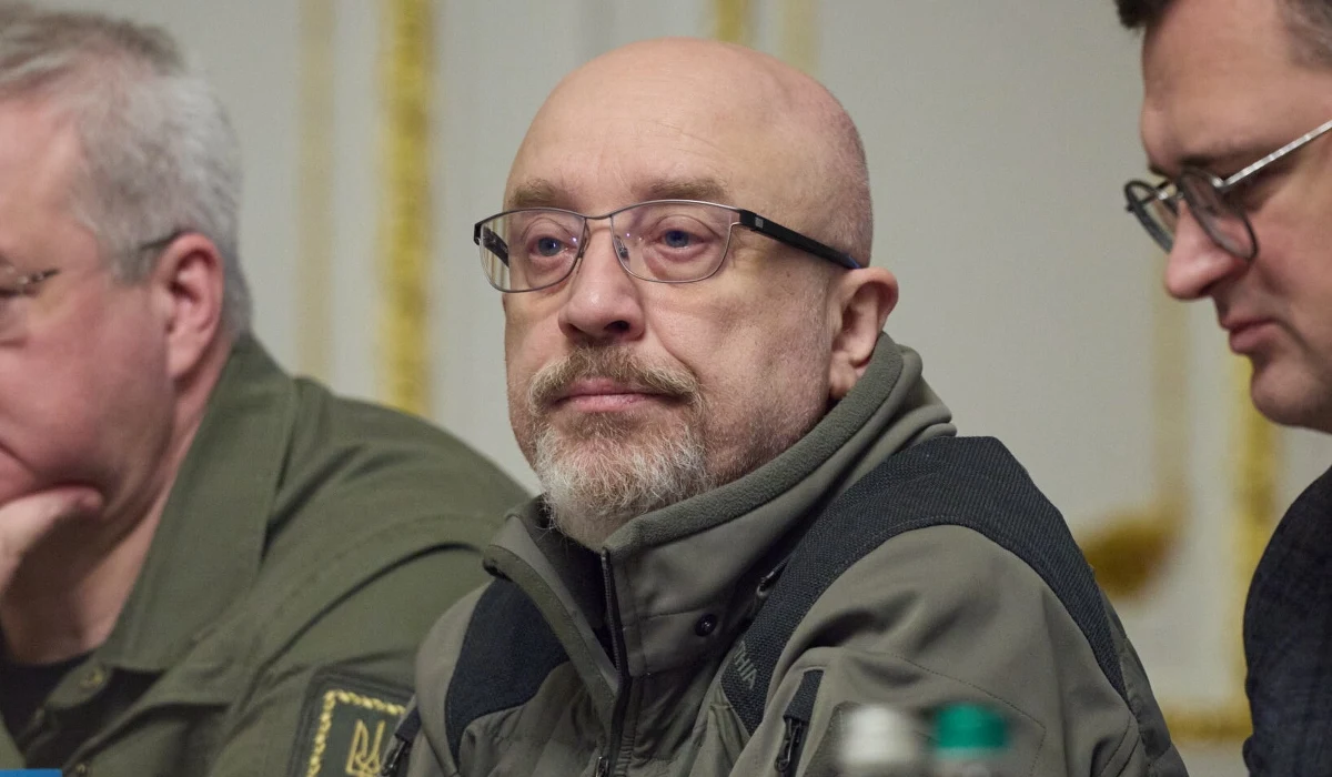 ​Minister obrony Ukrainy Oleksij Reznikow może podać się do dymisji, ale pozostanie w ekipie prezydenta Wołodymyra Zełenskiego - podaje Ukraińska Prawda, powołując się na swoje źródła w administracji prezydenckiej, rządzie i organach ścigania. Jego następcą może być szef wywiadu wojskowego Kyryło Budanow.