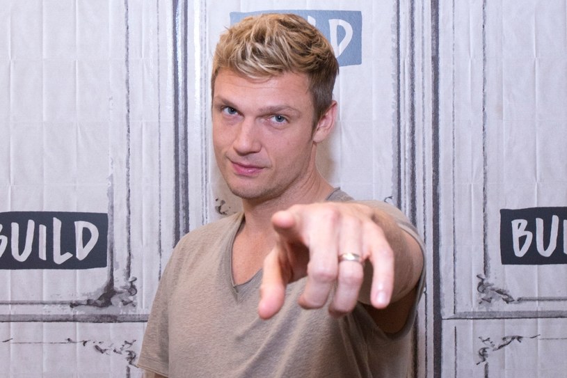 Jeden z wokalistów Backstreet Boys został w grudniu oskarżony o to, że w 2001 roku zgwałcił 17-letnią dziewczynę ze spektrum autyzmu i porażeniem mózgowym. Teraz Nick Carter złożył kontrpozew, argumentując m.in., że z powodu tego pomówienia poniósł straty finansowe w wysokości 2,35 mln dolarów.