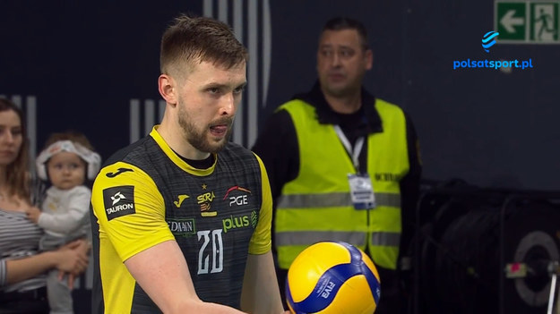 Skrót meczu 23. kolejki PlusLigi MKS Ślepsk Malow Suwałki – PGE Skra Bełchatów 3:0 (25:20, 28:26, 25:22).

