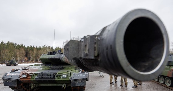 "W najbliższy poniedziałek, 6 lutego, rozpoczną się szkolenia ukraińskich załóg czołgów Leopard" – powiadomił w niedzielę minister obrony Ukrainy Ołeksij Reznikow. "Szkolenia będą się odbywać poza granicami naszego kraju" - dodał ukraiński minister.