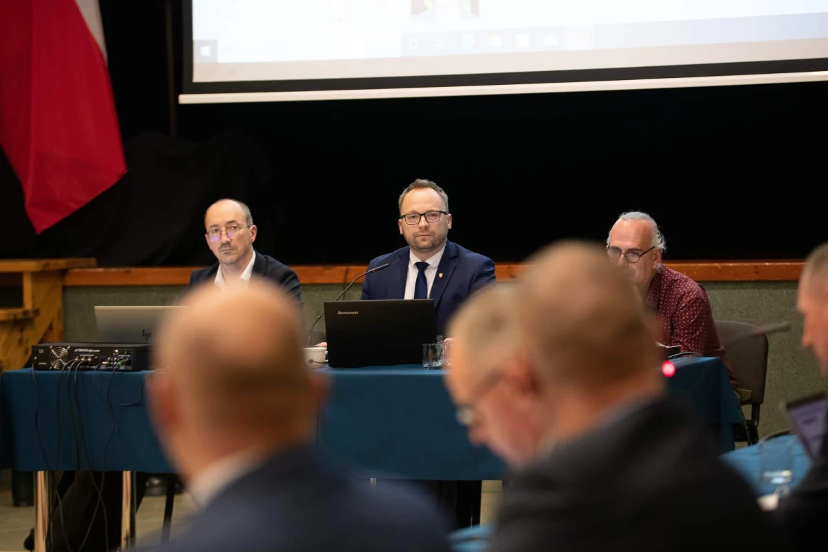 Mieszkańcy gminy Mosina w Wielkopolsce zdecydowali podczas przedterminowych wyborów o tym, kto zasiądzie na fotelu burmistrza. Poprzedni został odwołany w referendum w listopadzie ubiegłego roku. Nowym włodarzem miasta został Dominik Michalak, będący jedynym kandydatem.