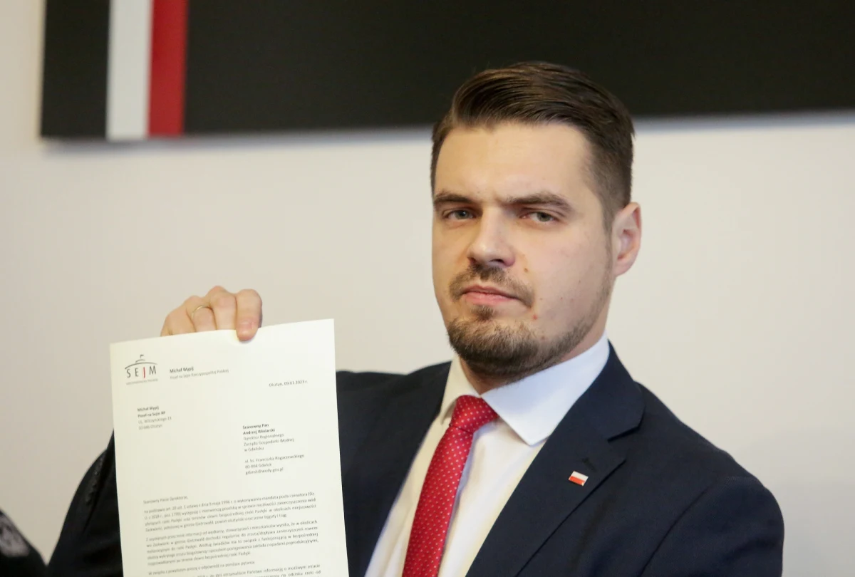 Michał Wypij nie jest już posłem Porozumienia. "Moje plany zmierzają w innym kierunku niż proponowany przez władze Porozumienia" - napisał w oświadczeniu polityk. W niedzielę zarząd Porozumienia zdecydował o połączeniu z AgroUnią Michała Kołodziejczaka. Oprócz Wypija partię opuścił też Jan Strzeżek.