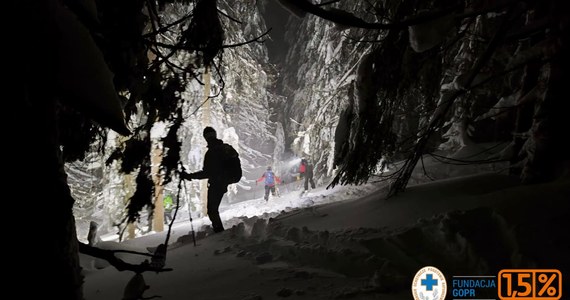 18 ratunkowych wypraw przeprowadzili w czasie minionego weekendu ratownicy GOPR w Beskidach. 11 z nich organizowano już po opublikowaniu sobotniego apelu, aby ograniczyć wyjścia w góry z powodu ekstremalnie trudnych zimowych warunków.