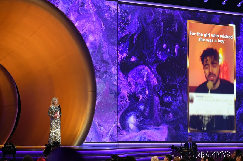 Autor irańskiego utworu "Baraje", uznanego za nieoficjalny hymn protestów przeciwko reżimowi ajatollahów, zdobył specjalną nagrodę Grammy za wpływ społeczny piosenki, co ogłosiła pierwsza dama USA Jill Biden na niedzielnej 65. gali wręczenia prestiżowych nagród muzycznych w Los Angeles.