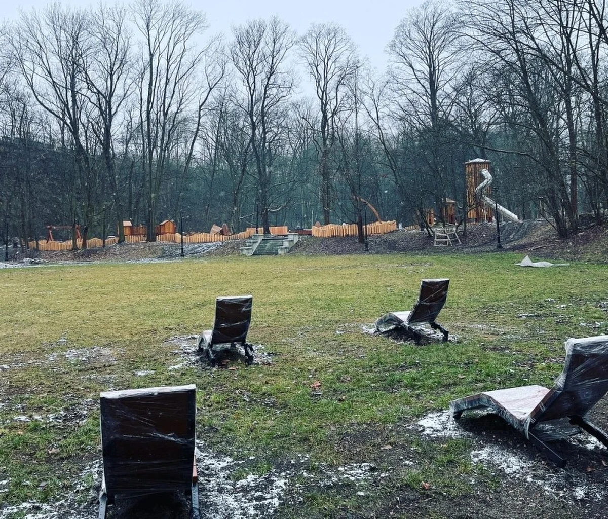 Dobiega końca rewitalizacja parku Bednarskiego w Krakowie. Jak zapowiedział prezydent miasta - ma on zostać otwarty w maju. Koszt inwestycji to ok. 18 mln zł.