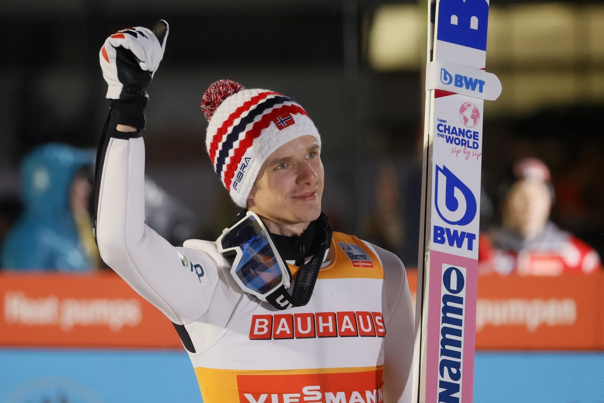 "Jesteśmy na półmetku. Jest jeszcze przed nami kilkanaście konkursów do końca Pucharu Świata, który - przypomnijmy - trwa aż do pierwszego weekendu kwietnia. Tak długiego sezonu jeszcze nie mieliśmy, także dużo konkursów, dużo punktów jest do zdobycia. Tutaj wszystko może się zdarzyć" - mówił w internetowym Radiu RMF24 Sebastian Szczęsny, specjalista od skoków w TVN i Eurosporcie. Tematem rozmowy były szanse Dawid Kubackiego w rywalizacji z rewelacyjnym w tym sezonie Halvorem Egnerem Granerudem. Norweg dwoma zwycięstwami w Willingen potwierdził dominację w Pucharze Świata skoczków narciarskich. Następnym krokiem ma być wygranie za tydzień konkursów w Lake Placid, aby - jak sugeruję norweskie media - pokazać Amerykanom, na czym polega ten ekstremalny sport.