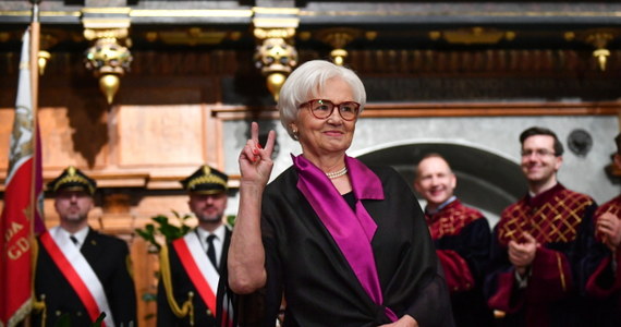 Danuta Wałęsa odebrała tytuł honorowej obywatelki Gdańska. Dziękuję za świadectwo sensu i wartości trudu kobiet, dowód ich siły i godności – mówiła podczas uroczystości prezydent Gdańska Aleksandra Dulkiewicz.