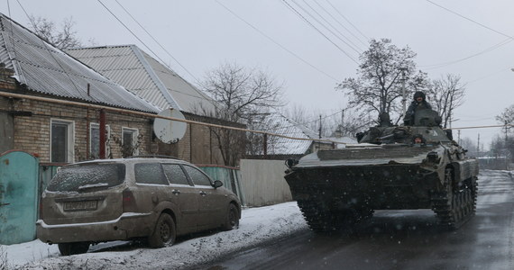 Amerykański Instytut Studiów nad Wojną ocenił, że - według stanu na 6 lutego - siły rosyjskie nie zdołały okrążyć Bachmutu w obwodzie donieckim. Stabilna jest ponadto sytuacja w rejonie Wuhłedaru, innym miejscu walk w Donbasie, gdzie Rosjanie podejmują małe ataki.