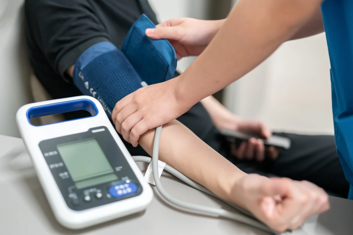 ​Eksperci biją na alarm. Higieniści i asystenci medyczni to zawody deficytowe. Brakuje ich w szpitalach, klinikach i przychodniach. Niestety nie ma też chętnych do nauki w szkołach oferujących przygotowanie do pracy w tych zawodach.