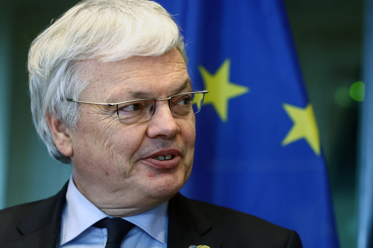 "Polska będzie musiała wykazać osiągnięcie kamieni milowych w sprawie sądownictwa, zanim będzie mogła nastąpić jakakolwiek wypłata środków z Krajowego Planu Odbudowy" - tak w imieniu szefowej Komisji Europejskiej odpisał prezesom europejskich stowarzyszeń sędziowskich komisarz Unii Europejskiej ds. sprawiedliwości. Słowa Didiera Reyndersa podważają twierdzenia ministra Szymona Szynkowskiego vel Sęka, który utrzymuje, że od kamieni milowych istotniejsze jest nieformalne porozumienie, jakie zawarł z kolegium komisarzy UE.