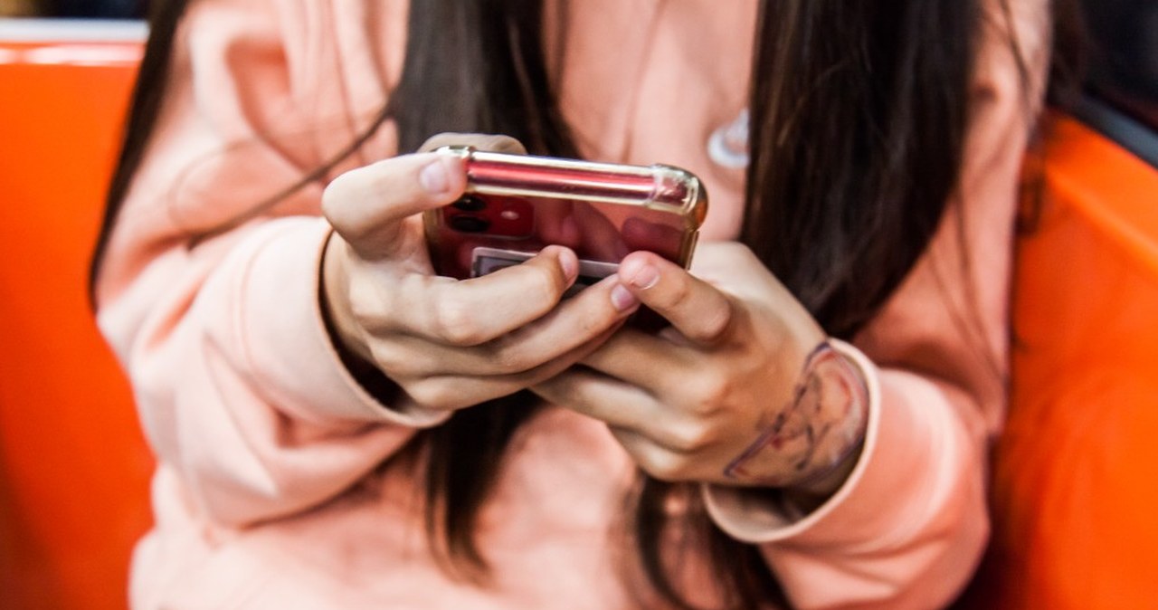 Chce zakazu mediów społecznościowych do 16 lat. Petycja trafiła do Senatu