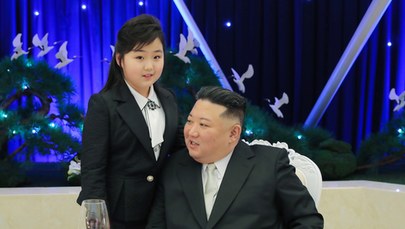 Kim Dzong Un pokazał się z córką. Eksperci: To sygnał