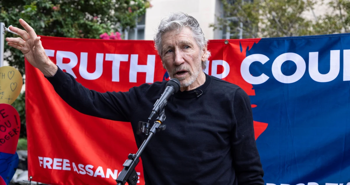 ​Rosja zwróciła się do Rady Bezpieczeństwa ONZ o wpisanie byłego muzyka Pink Floyd Rogera Watersa na listę mówców na zbliżającym się posiedzeniu w sprawie Ukrainy. Waters od początku inwazji zajmuje prorosyjskie stanowisko, oskarżając USA o zaognianie konfliktu i prosząc Wołodymyra Zełenskiego, by usiadł do rozmów z Władimirem Putinem.