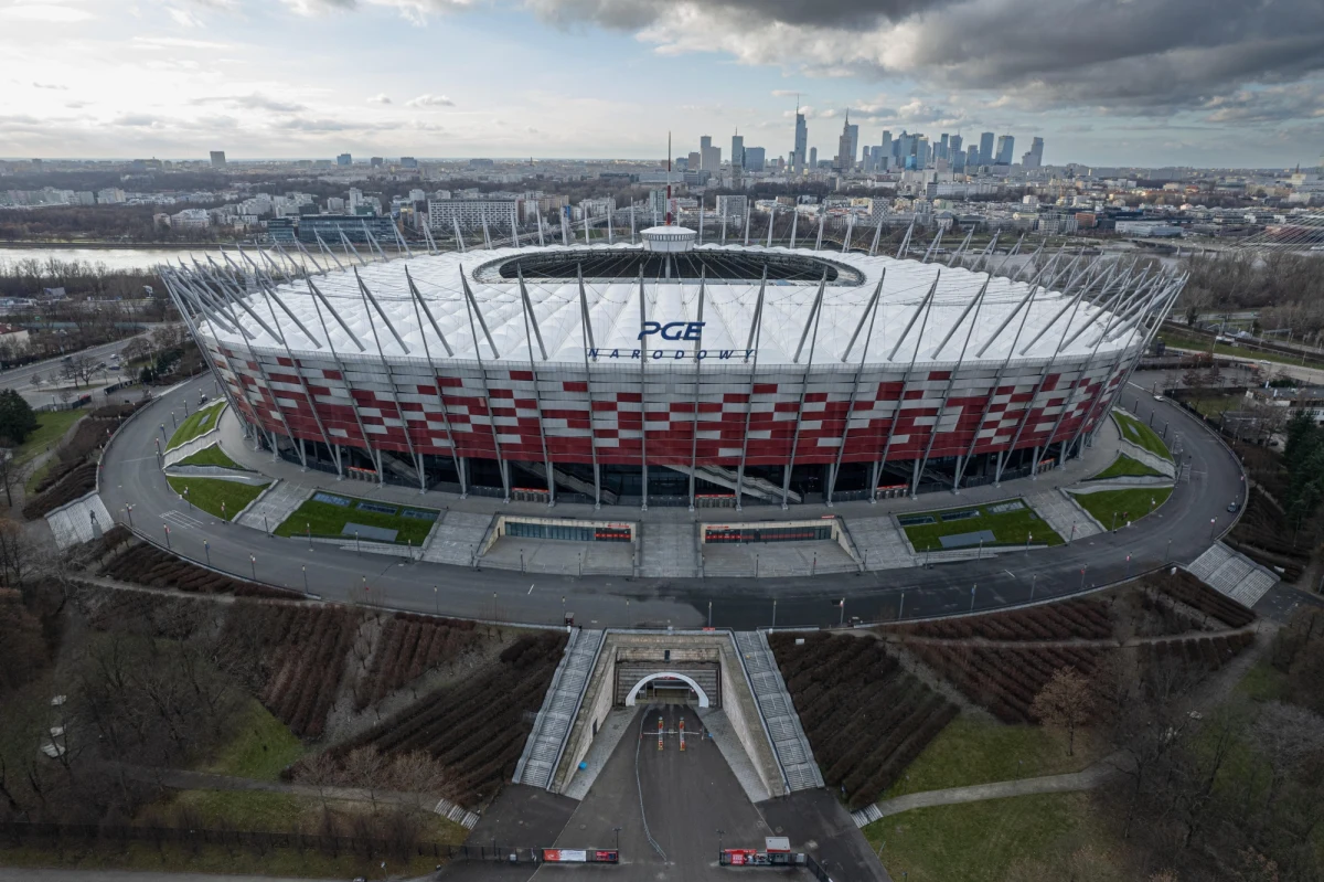 Eliminacyjny mecz ME Polska - Albania pod koniec marca nie odbędzie się na Stadionie Narodowym. "Na 100 procent" - mówi w rozmowie z reporterem RMF FM minister sportu Kamil Bortniczuk i dodaje: "Nie możemy dłużej mydlić oczu kibicom i PZPN-owi". Gdzie w takim razie odbędzie się spotkanie? PZPN twierdzi, że odpowiedź poznamy do piątku. 
