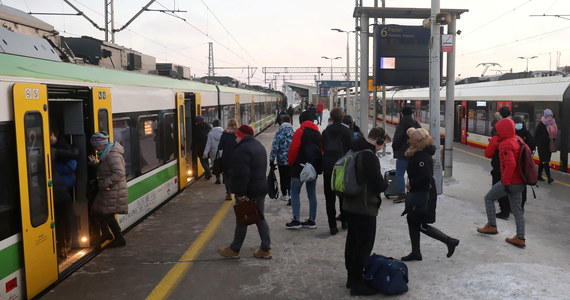 Od 13 lutego pomiędzy stacjami Warszawa Rembertów i Sulejówek Miłosna nie będą kursowały pociągi Szybkiej Kolei Miejskiej linii S2 i część składów Kolei Mazowieckich. Uruchomiona zostanie zastępcza linia autobusowa. Utrudnienia potrwają do 11 marca.