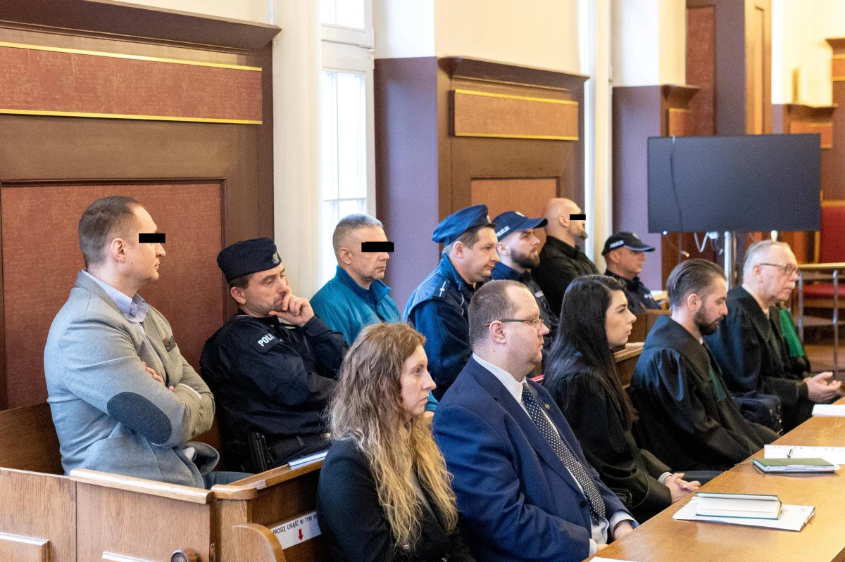 Sąd Apelacyjny w Katowicach utrzymał niemal w całości wyrok wobec 15 oskarżonych o udział w gangu pseudokibiców Ruchu Chorzów - Psycho Fans. Najsurowszą karę – 15 lat więzienia - usłyszał uważany za szefa tej grupy Macieja M., ps. Maślak.