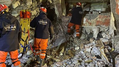 Polscy strażacy wydobyli spod gruzów jedenastą żywą osobę