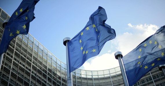"Moje dzisiejsze rozmowy w Komisji Europejskiej potwierdzają, że KE pozytywnie ocenia projekt ustawy o Sądzie Najwyższym, który został wczoraj przyjęty przez Sejm" - powiedział w rozmowie z korespondentką RMF FM w Brukseli minister ds. europejskich Szymon Szynkowski vel Sęk.