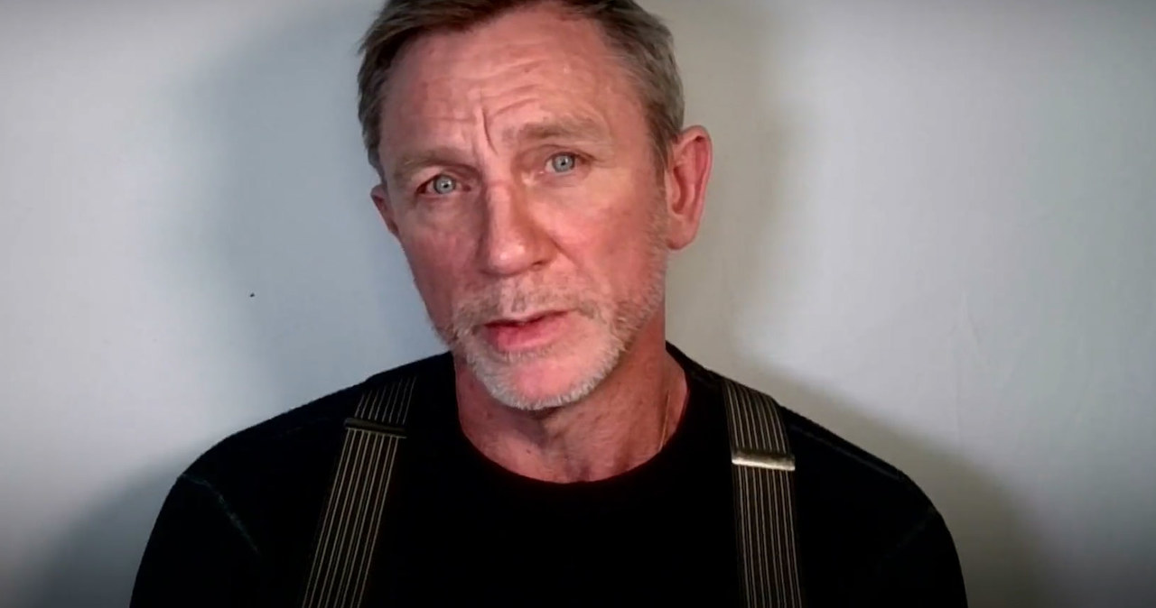 Brytyjski aktor Daniel Craig, znany m.in. z roli Jamesa Bonda, wzywa w spotach telewizyjnych swoich rodaków do przekazywania darowizn dla  ofiar trzęsienia ziemi na pograniczu turecko-syryjskim - poinformowała w czwartek SkyNews.