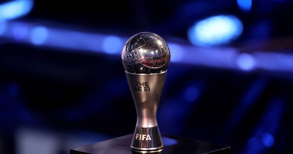 Kto po dwóch z rzędu edycjach wygranych przez Roberta Lewandowskiego zostanie zwycięzcą plebiscytu na piłkarza roku FIFA? W finałowej trójce znalazł się Argentyńczyk Lionel Messi oraz Francuzi - Kylian Mbappe Karim Benzema.