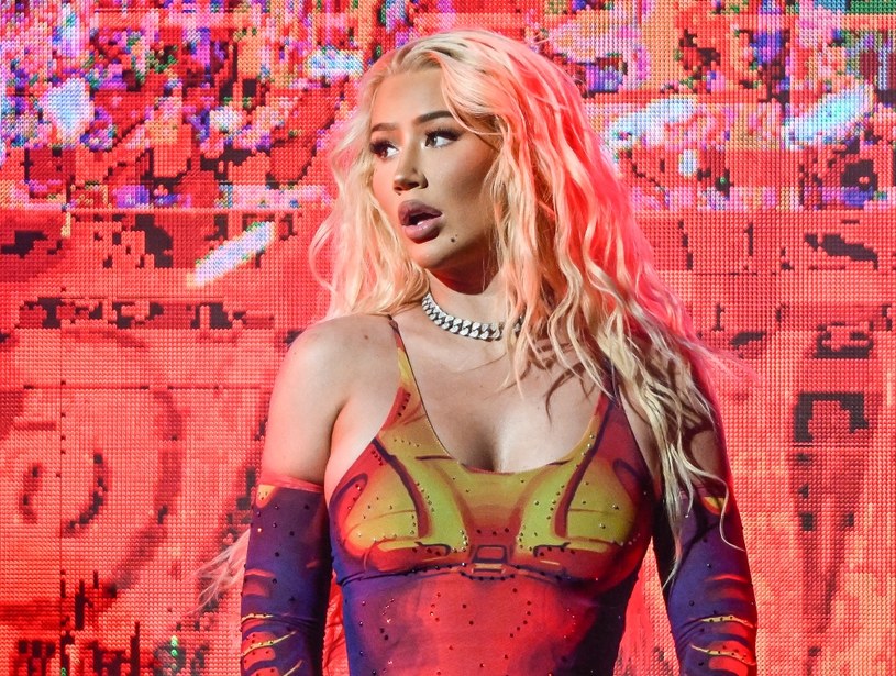 Iggy Azalea wywołała spore zamieszanie założeniem konta na OnlyFans Jak się okazuje, internautów zaczęły wyjątkowo mocno interesować kwoty, które zarabia dzięki pojawieniu się w serwisie dla dorosłych. Raperka ponownie odpowiedziała ciekawskim fanom. 