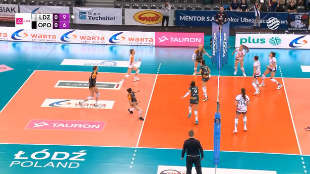 Skrót meczu 15. kolejki Tauron Ligi siatkarek Grot Budowlani Łódź - UNI Opole 3:1 (25:12, 25:23, 20:25, 25:19).

